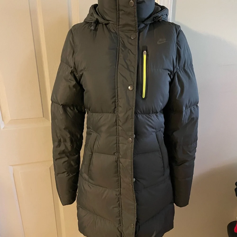 Very warm Nike down jacket - Picture 9 of 15